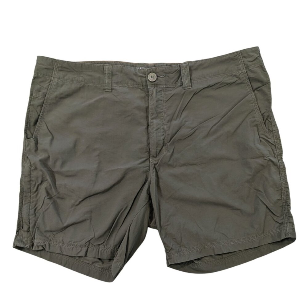 MOUNTAIN HARDWEAR Ripstop Shorts 38 100% Nylon Army Green 7" Inseam Outdoors